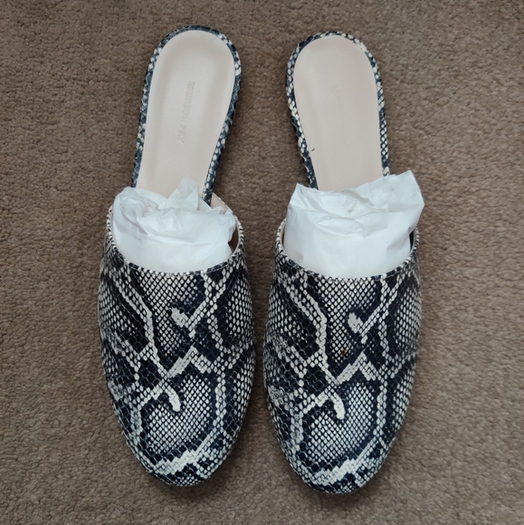 Emerson Fry Shoes - Emerson Fry Cobra Slides. Size 38 (7.5-8).